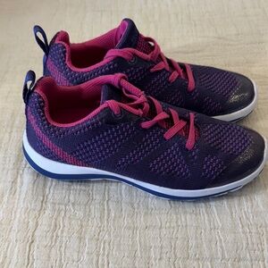 L.L. Bean Kids' Blaze Knit Low Top Pink and Purple Sneakers, sz 1y